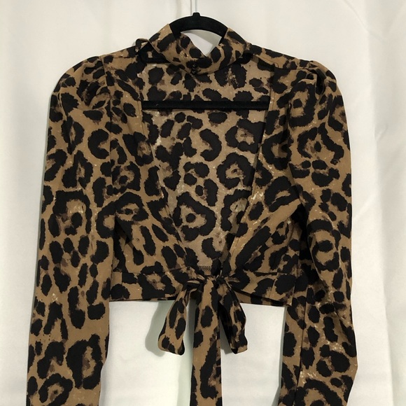 leopard backless mock neck - Picture 3 of 4